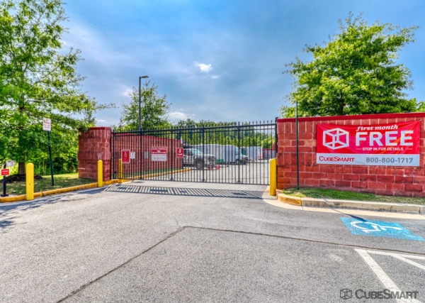 Facility photo: //images.sparefoot.com/medium/239768693a8f8ba8b7c.jpg