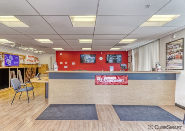 Facility photo: //images.sparefoot.com/medium/239768695f72a3a57ea.jpg