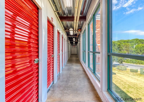 Facility photo: //images.sparefoot.com/medium/23976869fc4a8fb1244.jpg