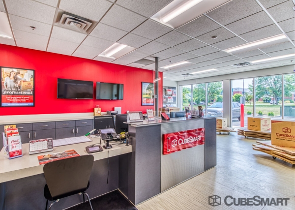 Facility photo: //images.sparefoot.com/medium/23976967f8c9dbe894d.jpg