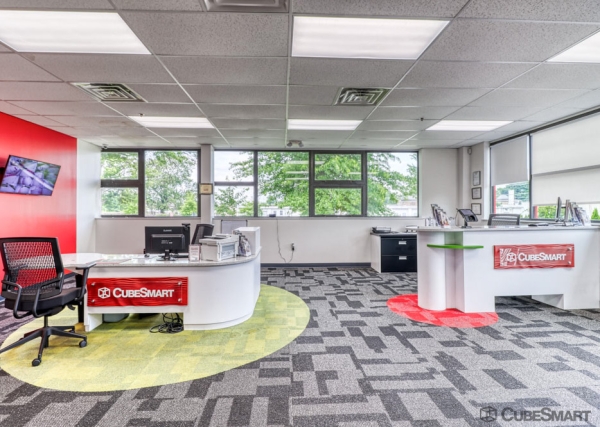 Facility photo: //images.sparefoot.com/medium/23977069831f012a54d.jpg