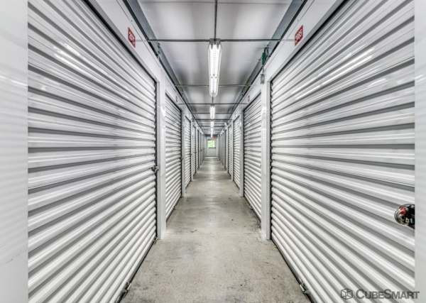 Facility photo: //images.sparefoot.com/medium/23977069831f02a259d.jpg