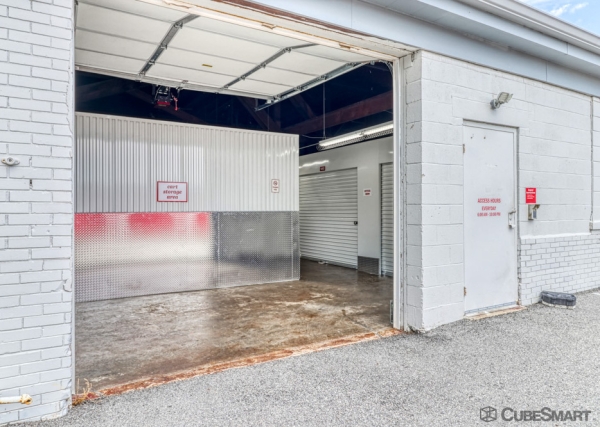 Facility photo: //images.sparefoot.com/medium/23977069846d297144c.jpg