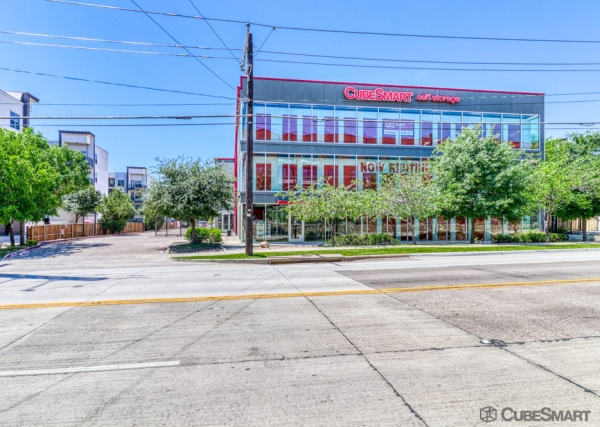 Storage Units at CubeSmart Self Storage - 5505 Maple Avenue - TX - 5505 Maple Avenue