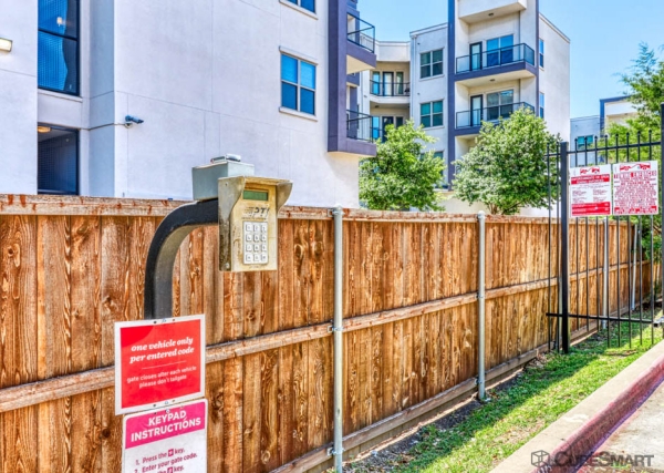 Storage Units at CubeSmart Self Storage - 5505 Maple Avenue - TX - 5505 Maple Avenue