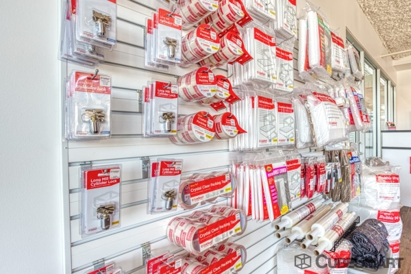 Facility photo: //images.sparefoot.com/medium/23977667b9cb34574e5.jpg