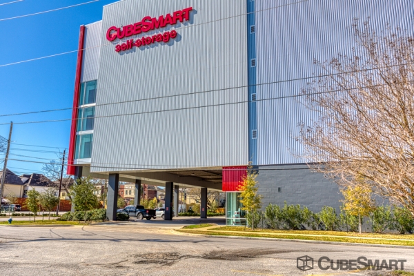 Facility photo: //images.sparefoot.com/medium/239776689072aa6604e.jpg