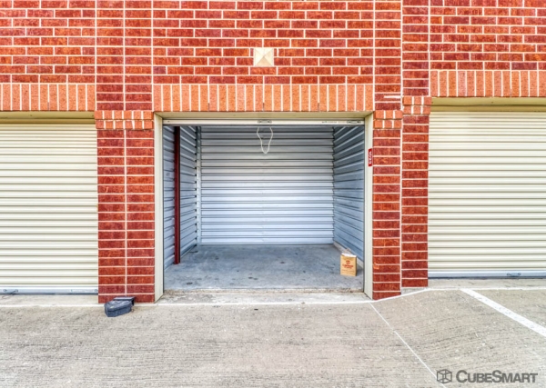Storage Units at CubeSmart Self Storage - 4441 Alma Road - TX - 4441 Alma Road