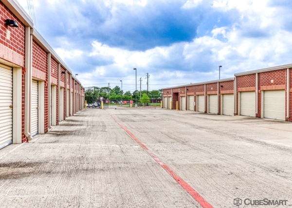 Storage Units at CubeSmart Self Storage - 4441 Alma Road - TX - 4441 Alma Road