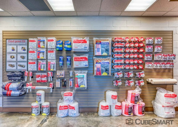 Storage Units at CubeSmart Self Storage - 610 Sawdust Road - TX - 610 Sawdust Road