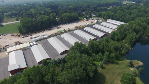 Facility photo: //images.sparefoot.com/medium/239779680a4fbf1e7b8.jpg