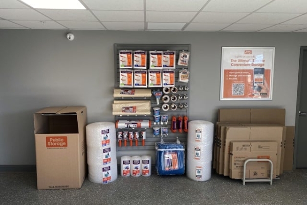 Facility photo: //images.sparefoot.com/medium/23979169e627abb978d.jpg