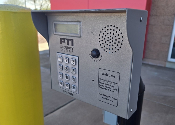 Facility photo: //images.sparefoot.com/medium/23980169942e85f0dcc.jpg