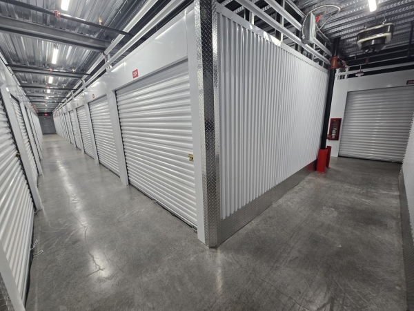 Facility photo: //images.sparefoot.com/medium/23980169942e88bdc39.jpg