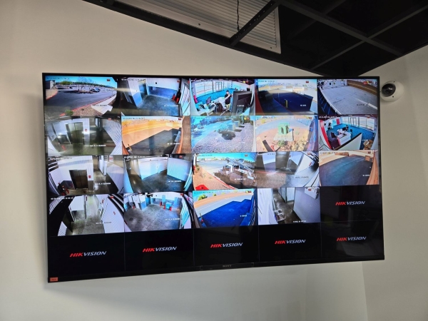 Facility photo: //images.sparefoot.com/medium/23980169942e8adb943.jpg