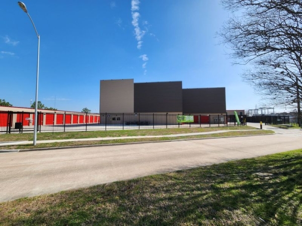 Storage Units at Extra Space Storage - 6393 - Houston - W Hardy Rd - 16530 West Hardy Road