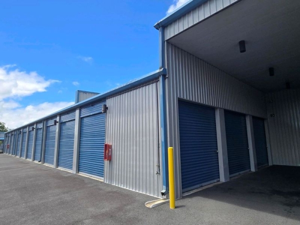 Facility photo: //images.sparefoot.com/medium/2398056908dd990c72d.jpg