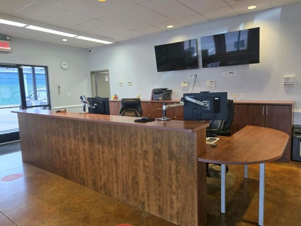 Facility photo: //images.sparefoot.com/medium/2398056908dd9b968bf.jpg