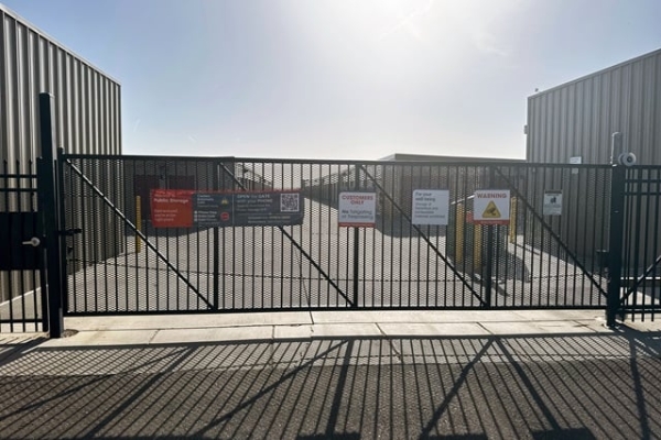 Facility photo: //images.sparefoot.com/medium/23980869f4ab3ceb8c6.jpg