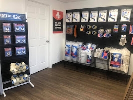 Facility photo: //images.sparefoot.com/medium/239829687f985190c25.jpg