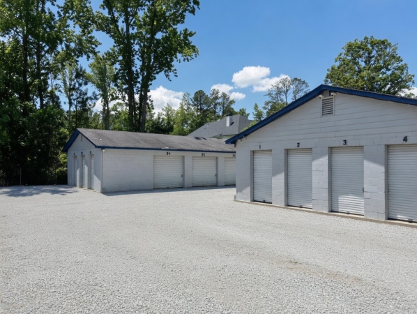 Facility photo: //images.sparefoot.com/medium/2398306a0b2ddb1b77c.jpg