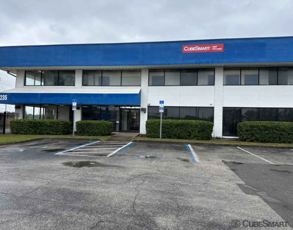 Facility photo: //images.sparefoot.com/medium/23988768808a8ccd57e.jpg
