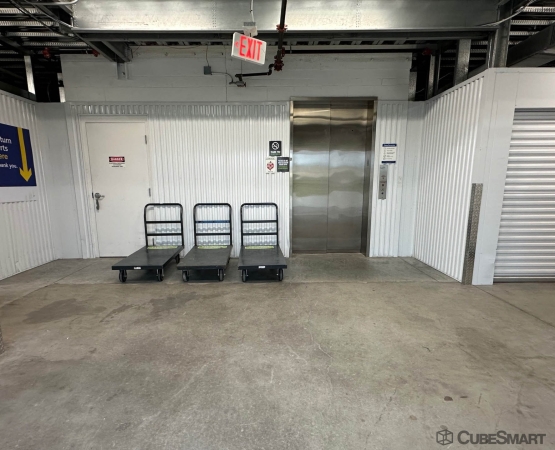 Facility photo: //images.sparefoot.com/medium/239887688331d70f757.jpg
