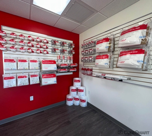 Facility photo: //images.sparefoot.com/medium/239887688331da2456c.jpg