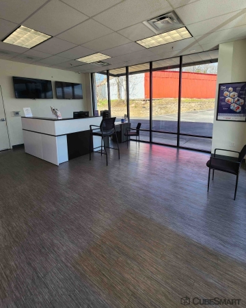 Facility photo: //images.sparefoot.com/medium/239888691ed69494642.jpg