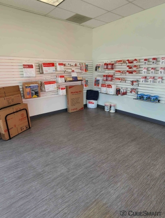 Facility photo: //images.sparefoot.com/medium/239888691ed6a452057.jpg