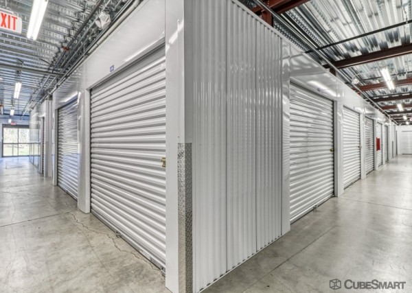 Facility photo: //images.sparefoot.com/medium/239888694504e11f0fa.jpg