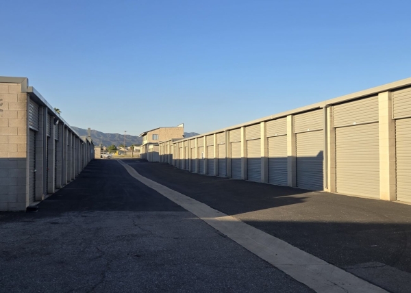 Storage Units at Extra Space Storage - 6847 - Fontana - 15723 Foothill Blvd - 15723 Foothill Boulevard