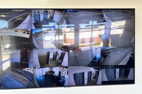 Facility photo: //images.sparefoot.com/medium/23994669e4d6126c978.jpg