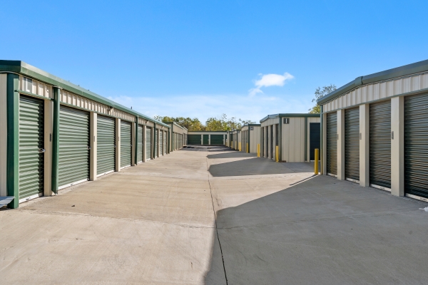 Facility photo: //images.sparefoot.com/medium/239951690a706e100fe.jpg