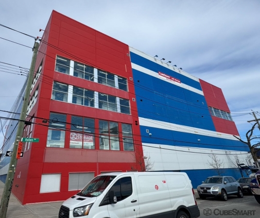 Facility photo: //images.sparefoot.com/medium/239953696c97498c901.jpg