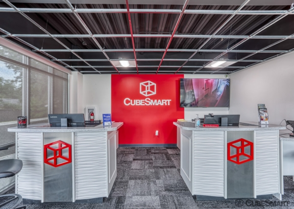 Facility photo: //images.sparefoot.com/medium/23997269e08b9ae555e.jpg