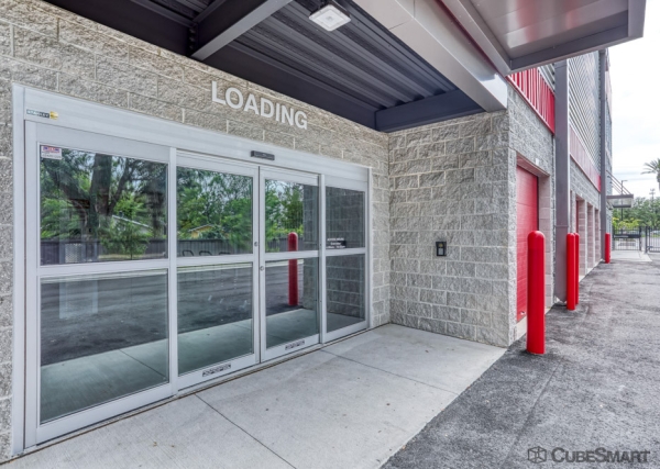 Facility photo: //images.sparefoot.com/medium/23997269e08ba0dc44d.jpg