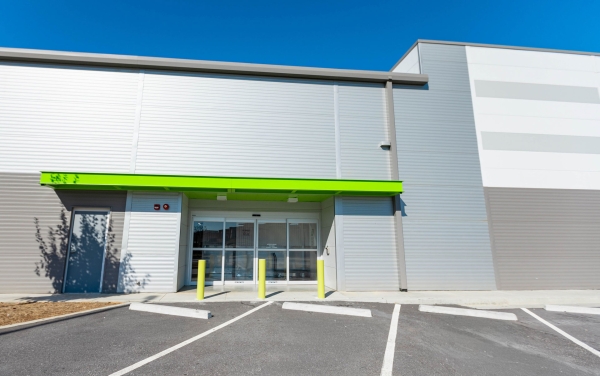 Facility photo: //images.sparefoot.com/medium/239985692de5235a1bf.jpg