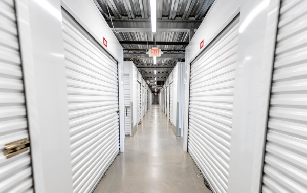 Facility photo: //images.sparefoot.com/medium/239985692de526865f3.jpg