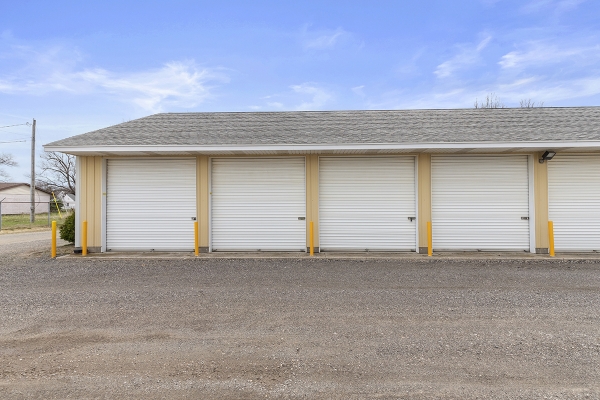 Storage Units at Prestige Storage - Muskegon (Apple Avenue) - 5021 East Apple Avenue