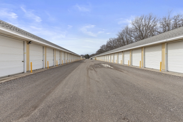 Storage Units at Prestige Storage - Muskegon (Apple Avenue) - 5021 East Apple Avenue