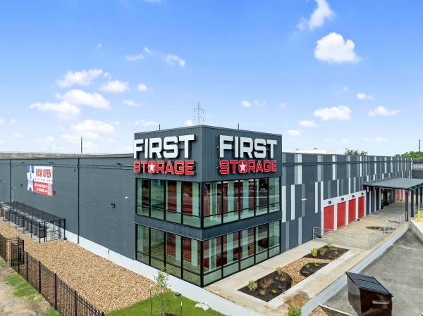 Facility photo: //images.sparefoot.com/medium/2400406915117d60ac4.jpg