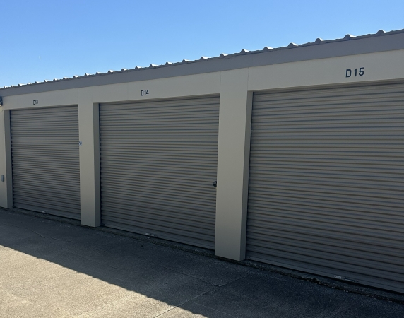 Facility photo: //images.sparefoot.com/medium/24006169b8478a12c77.jpg