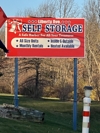 Facility photo: //images.sparefoot.com/medium/24006267d9f52c18ea9.jpg