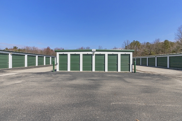 Facility photo: //images.sparefoot.com/medium/24006367d9f888a717f.jpg