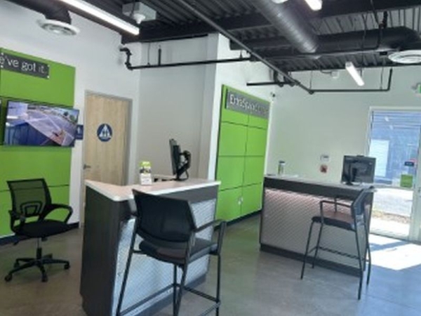 Facility photo: //images.sparefoot.com/medium/2400736904feea6b383.jpg