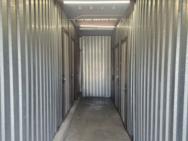 Facility photo: //images.sparefoot.com/medium/2400766908d39a23a4c.jpg