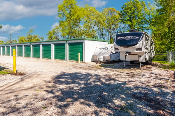 Facility photo: //images.sparefoot.com/medium/24009169b95bf195c31.jpg