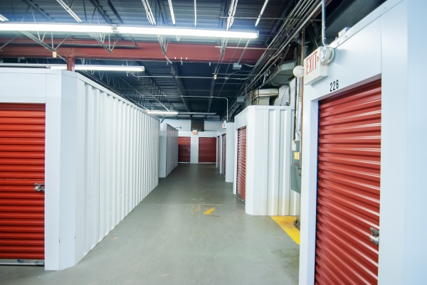 Facility photo: //images.sparefoot.com/medium/24009869b97baba1496.jpg