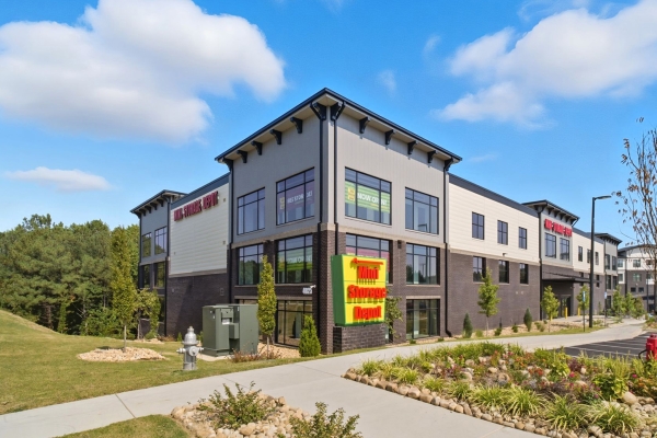 Facility photo: //images.sparefoot.com/medium/240121690cbda799669.jpg